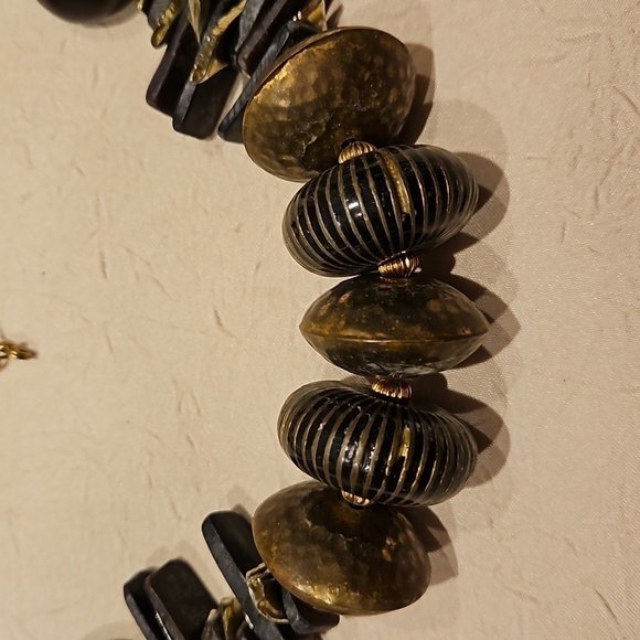 WOODEN Vintage Mixed Media Necklace - Picture 2 of 10